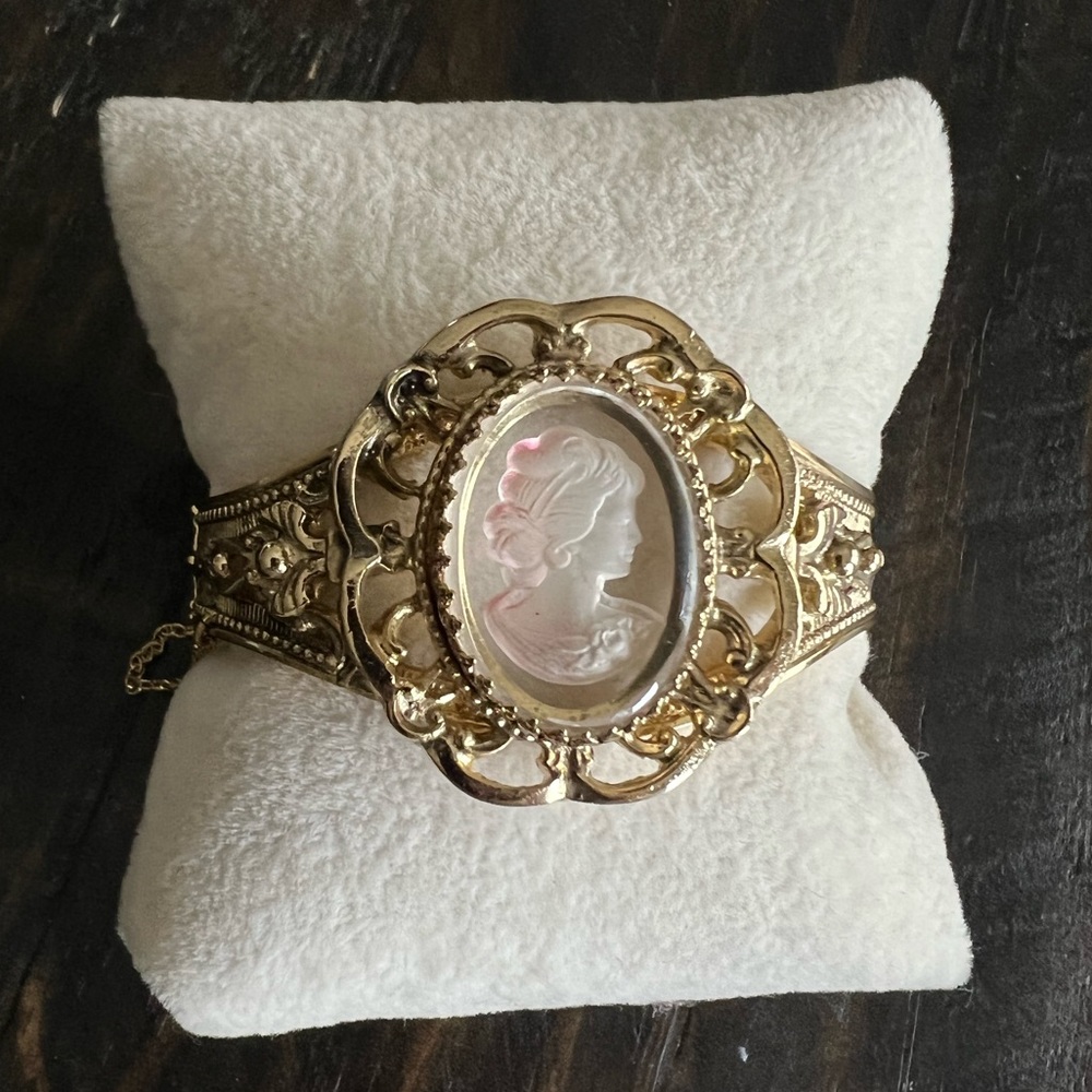 Vintage Whiting & Davis Intaglio Cameo Bracelet